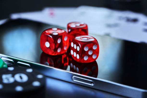 Adventures Beyond Wonderland paytable Paytable showing winning combinations and payout values